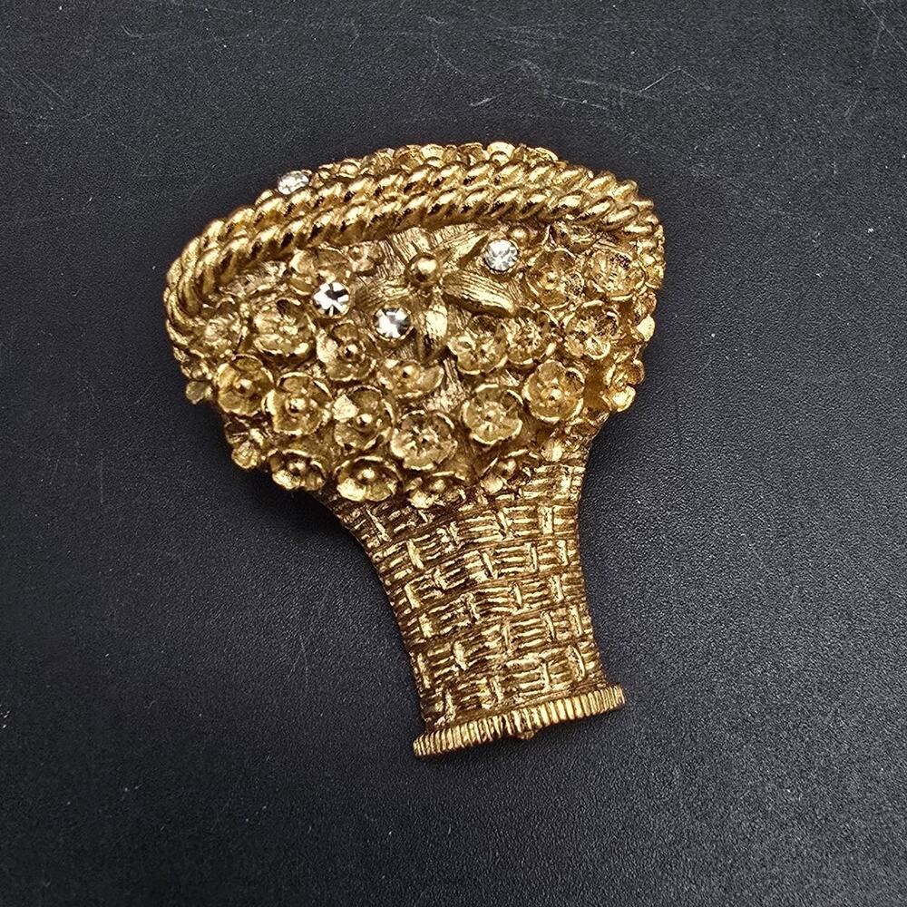 Avon 1971 Flower Basket Pin Perfume Glace Gold Tone Vintage Costume Jewelry